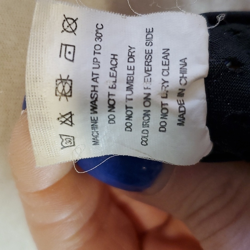 Zyia Preforated Fitted Workout Top Medium - Picture 8 of 8